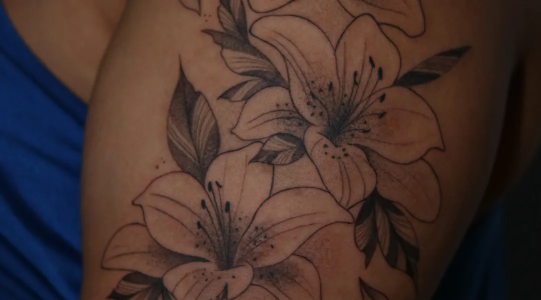 Tatuajes de Flores: Belleza, Naturaleza y Significado en la Piel