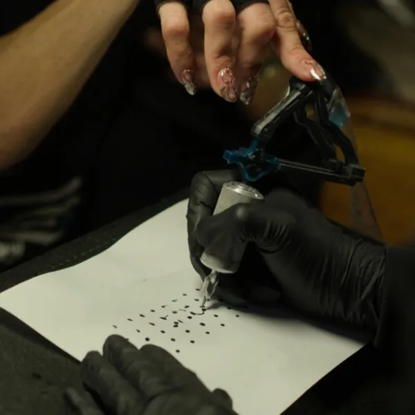 Dotwork y Puntillismo: el Tatuaje Punto a Punto — tatuaje dotwork