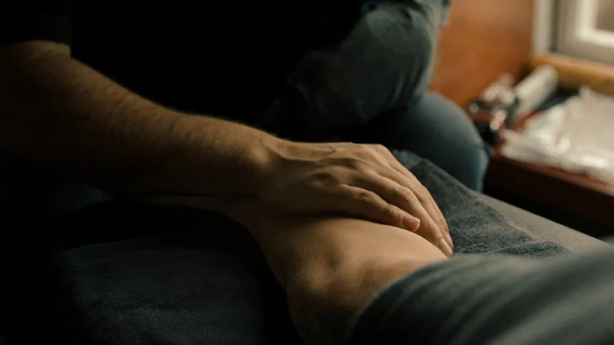 Antebrazo y muneca, una de las zonas donde el tatuaje fine line envejece mejor