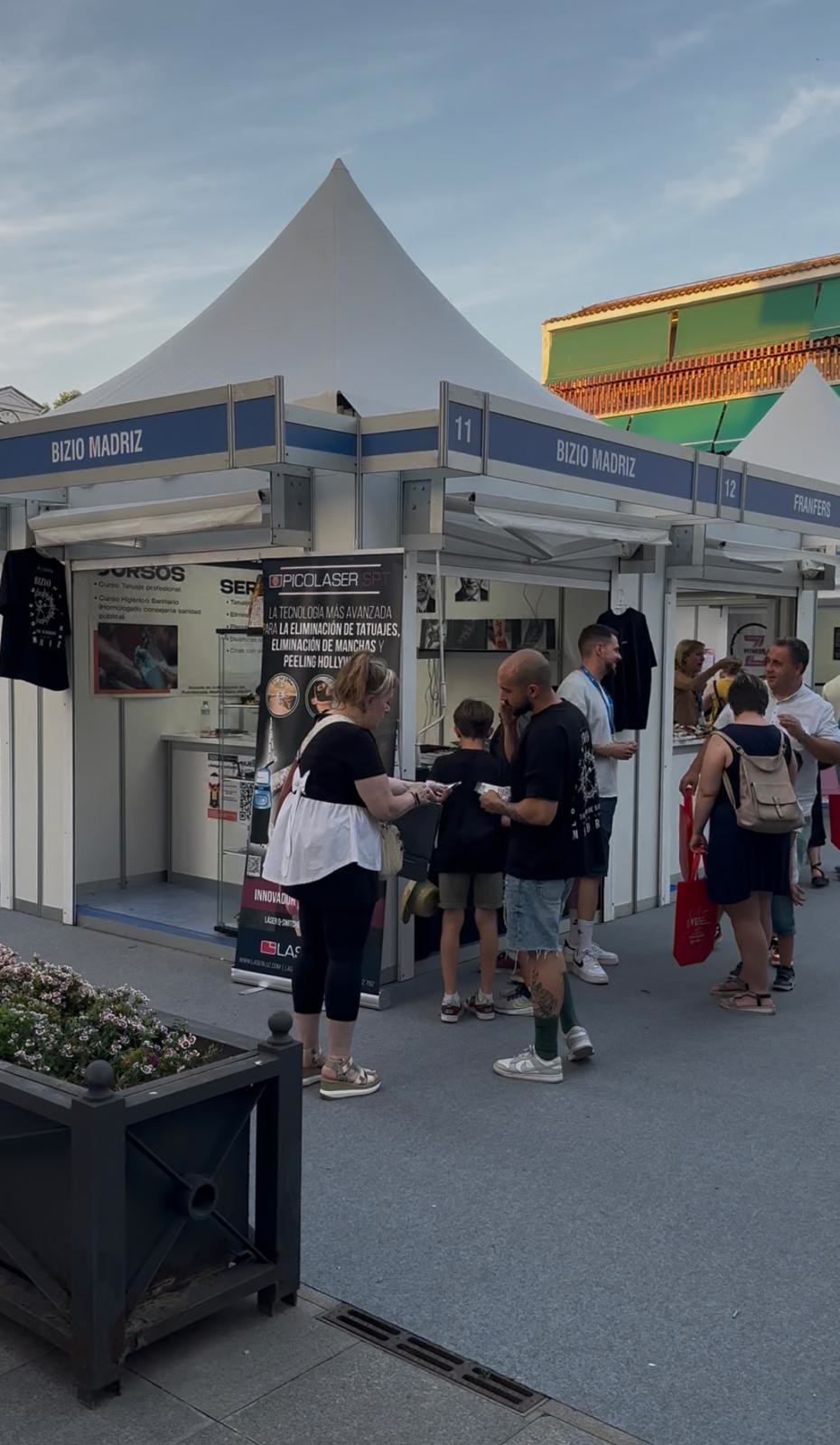 Stand de Bizio Madrid en una feria al aire libre